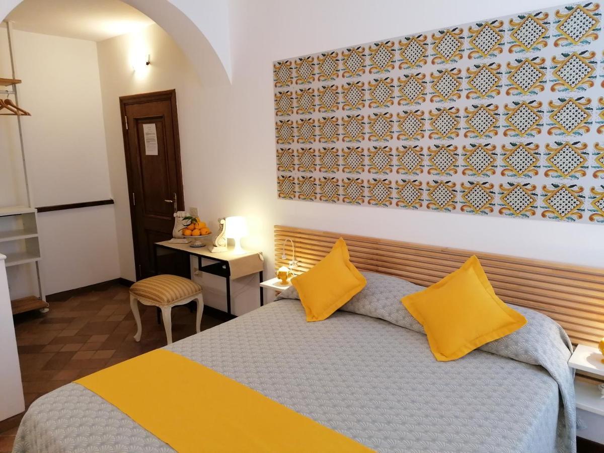 B&B Villa Teresa Sorrento Esterno foto