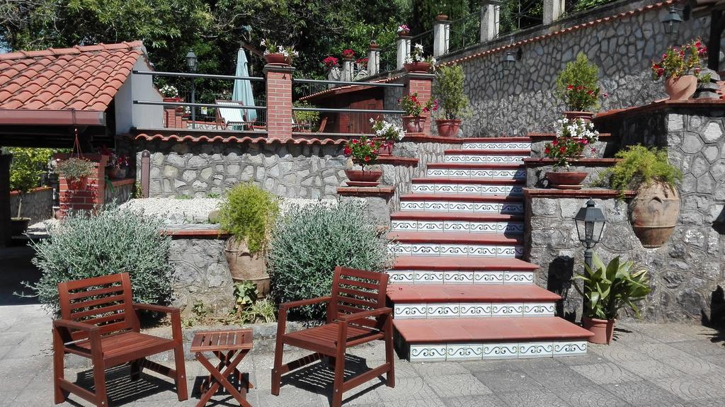 B&B Villa Teresa Sorrento Esterno foto